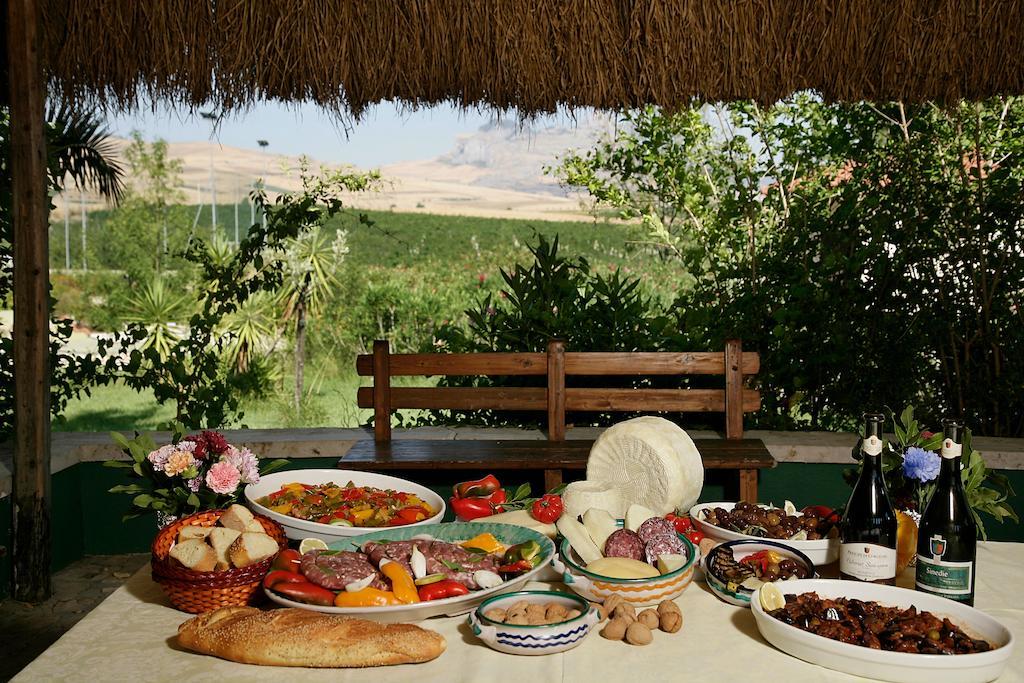 Agriturismo Tenute Pollara Roccamena Eksteriør billede